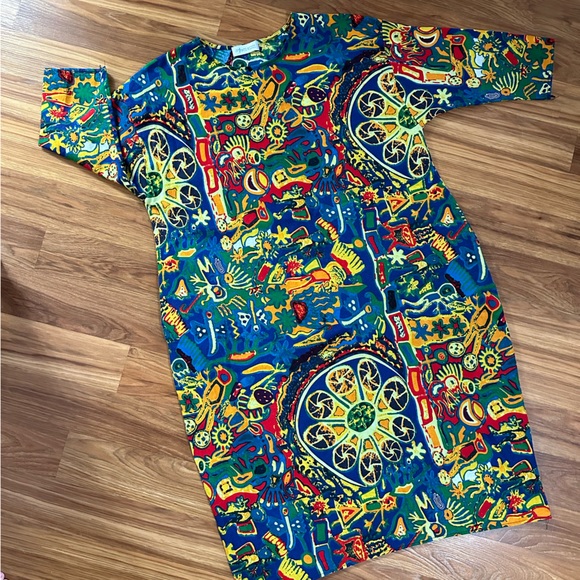 Amato Rizzi | Blue & Green Abstract Geo Oversize Shift Dress, Large - Picture 1 of 9